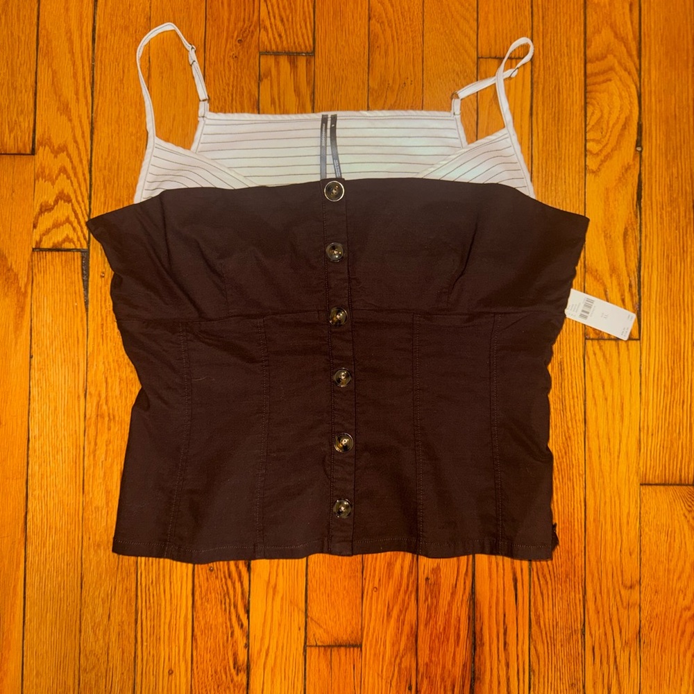 Trapunto Peekaboo Top - Picture 2 of 5